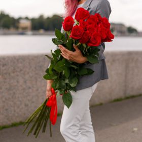 15 длинных роз 120 см 