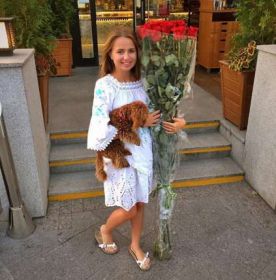 9 гигантских красных роз 160 см