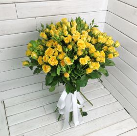 Роза кустовая Еллоу Бейби